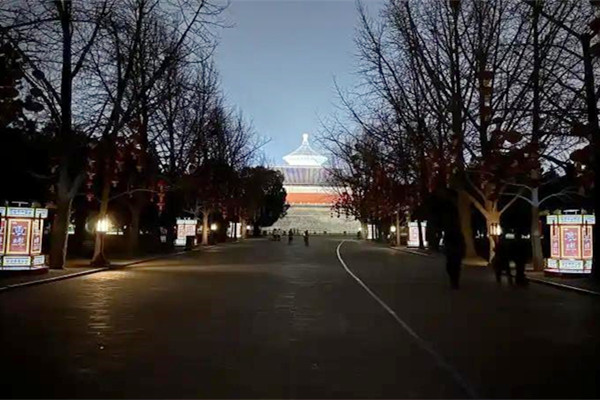 天壇公園開啟夜景照明 首次設(shè)計造景宮燈